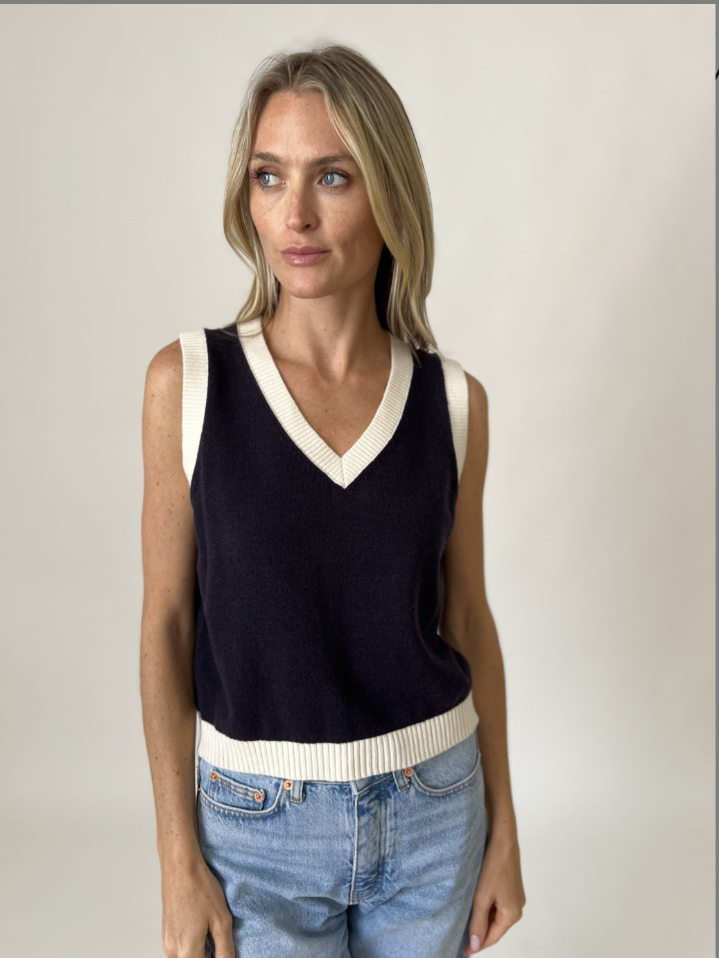 Vivian Trim Vest Navy